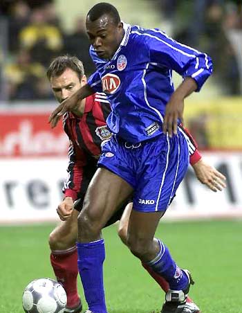 裁判在场上 裁判在场上